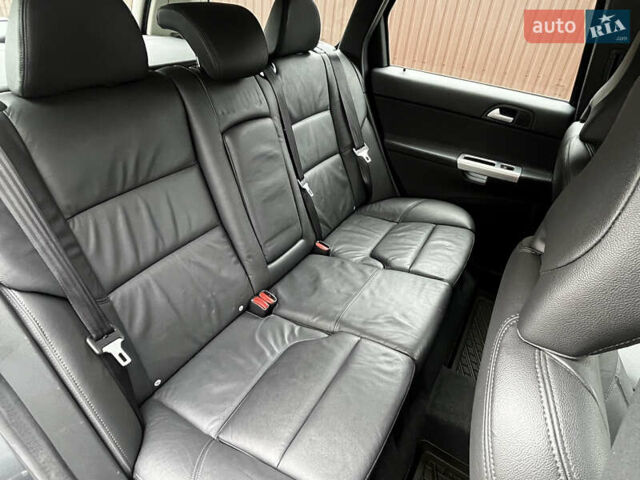 Серый Вольво В50, объемом двигателя 2 л и пробегом 205 тыс. км за 9200 $, фото 79 на Automoto.ua