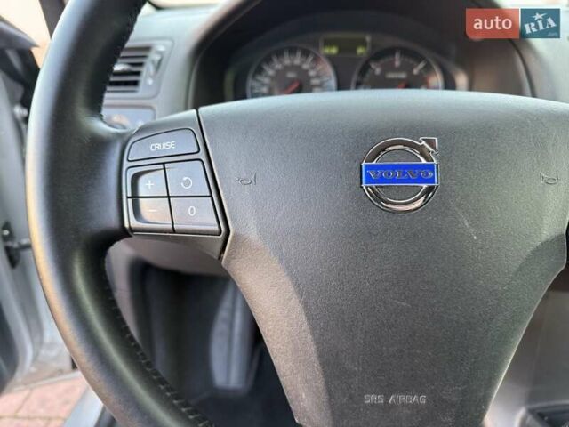 Серый Вольво В50, объемом двигателя 1.6 л и пробегом 229 тыс. км за 7950 $, фото 71 на Automoto.ua