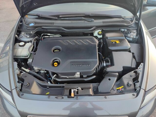 Серый Вольво В50, объемом двигателя 1.6 л и пробегом 260 тыс. км за 8700 $, фото 19 на Automoto.ua