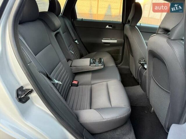 Серый Вольво В50, объемом двигателя 1.6 л и пробегом 229 тыс. км за 7950 $, фото 114 на Automoto.ua