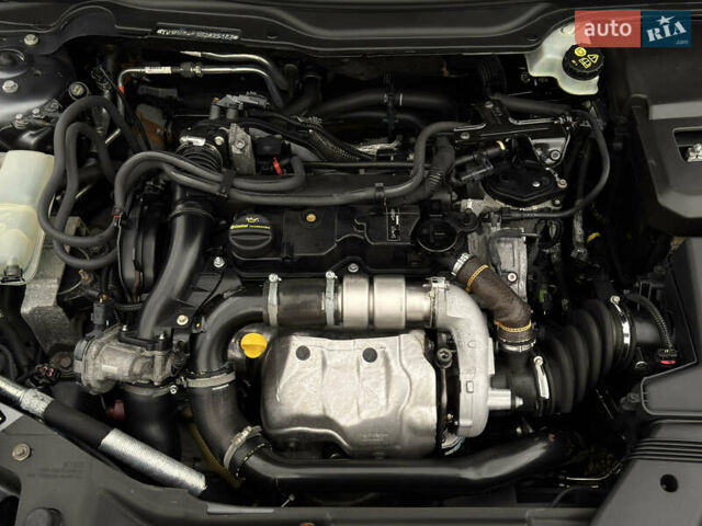 Серый Вольво В50, объемом двигателя 1.6 л и пробегом 240 тыс. км за 7999 $, фото 88 на Automoto.ua