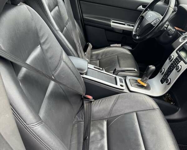 Серый Вольво В50, объемом двигателя 1.56 л и пробегом 236 тыс. км за 8000 $, фото 10 на Automoto.ua