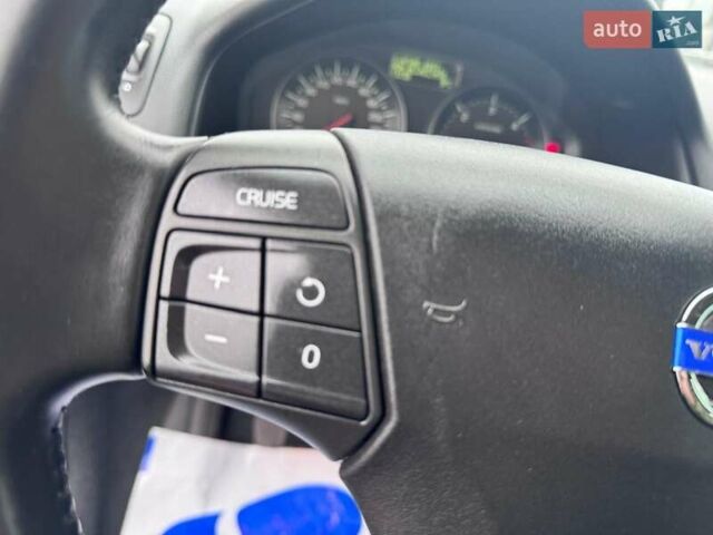 Серый Вольво В50, объемом двигателя 2 л и пробегом 258 тыс. км за 10200 $, фото 42 на Automoto.ua