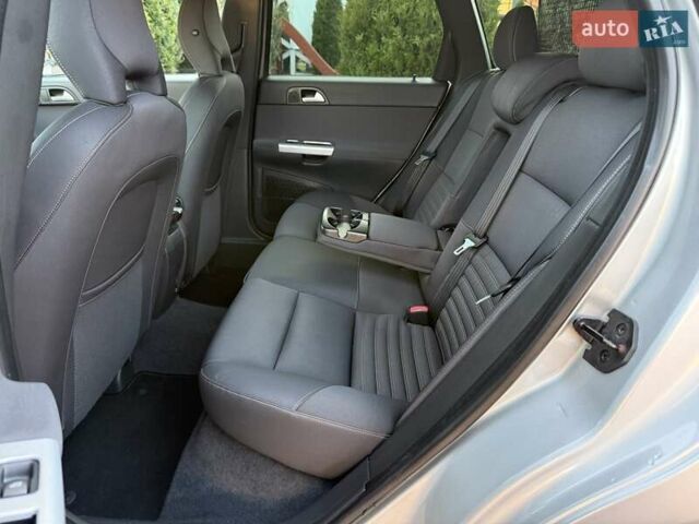 Серый Вольво В50, объемом двигателя 1.6 л и пробегом 229 тыс. км за 7950 $, фото 103 на Automoto.ua