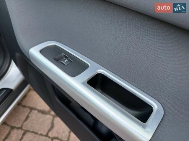 Серый Вольво В50, объемом двигателя 1.6 л и пробегом 229 тыс. км за 7950 $, фото 90 на Automoto.ua