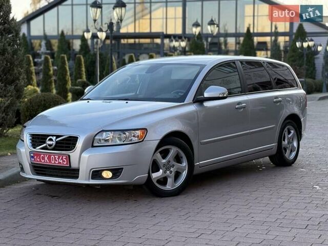 Серый Вольво В50, объемом двигателя 1.6 л и пробегом 229 тыс. км за 7950 $, фото 14 на Automoto.ua