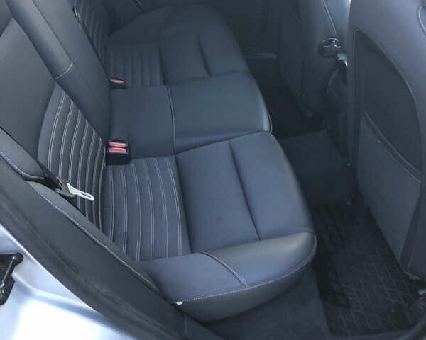 Сірий Вольво V50, об'ємом двигуна 1.6 л та пробігом 300 тис. км за 8500 $, фото 7 на Automoto.ua