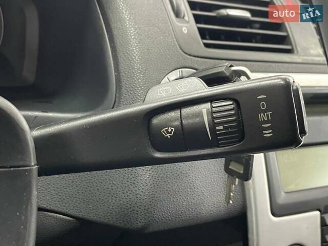 Серый Вольво В50, объемом двигателя 1.56 л и пробегом 227 тыс. км за 6690 $, фото 29 на Automoto.ua