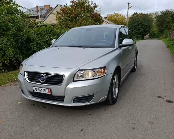 Серый Вольво В50, объемом двигателя 1.6 л и пробегом 200 тыс. км за 7800 $, фото 9 на Automoto.ua