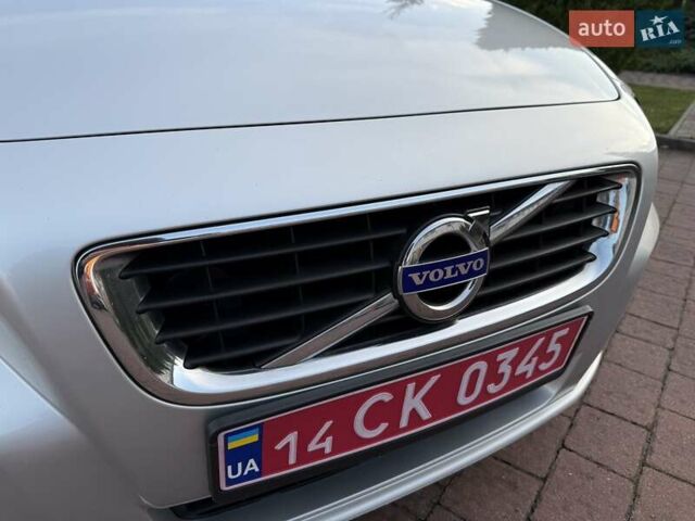 Серый Вольво В50, объемом двигателя 1.6 л и пробегом 229 тыс. км за 7950 $, фото 11 на Automoto.ua