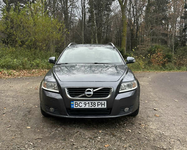 Сірий Вольво V50, об'ємом двигуна 1.6 л та пробігом 316 тис. км за 7800 $, фото 1 на Automoto.ua