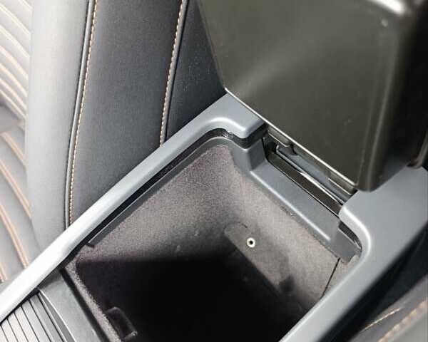 Серый Вольво В50, объемом двигателя 1.6 л и пробегом 200 тыс. км за 7800 $, фото 34 на Automoto.ua