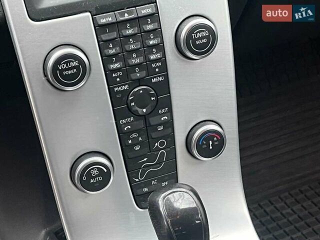 Серый Вольво В50, объемом двигателя 2 л и пробегом 240 тыс. км за 9690 $, фото 21 на Automoto.ua