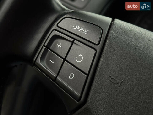 Серый Вольво В50, объемом двигателя 1.6 л и пробегом 240 тыс. км за 7999 $, фото 58 на Automoto.ua