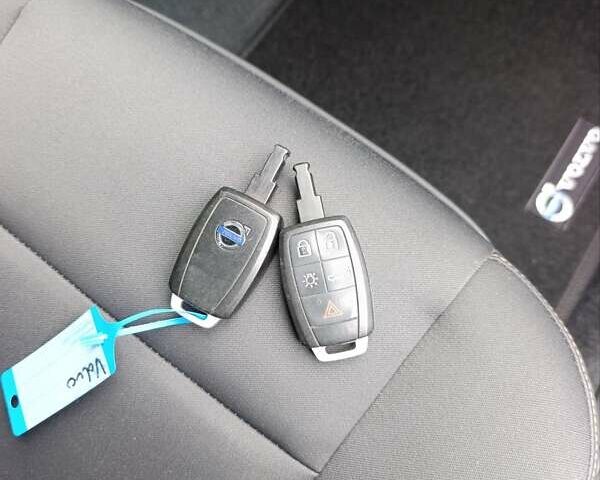 Серый Вольво В50, объемом двигателя 1.6 л и пробегом 200 тыс. км за 7800 $, фото 53 на Automoto.ua