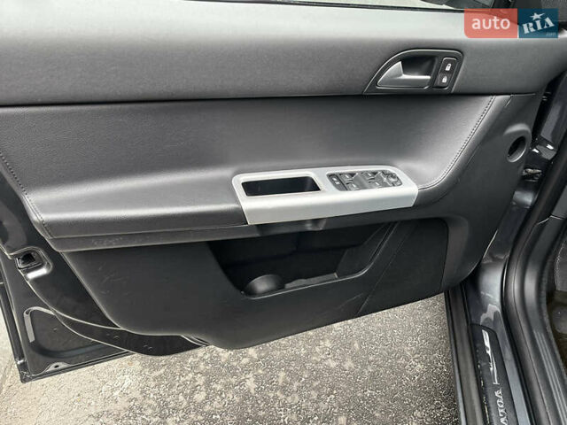 Серый Вольво В50, объемом двигателя 2 л и пробегом 205 тыс. км за 9200 $, фото 38 на Automoto.ua