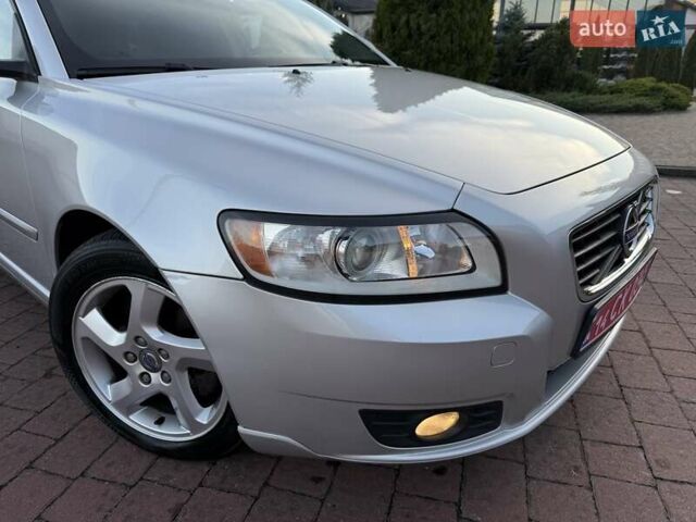 Серый Вольво В50, объемом двигателя 1.6 л и пробегом 229 тыс. км за 7950 $, фото 9 на Automoto.ua