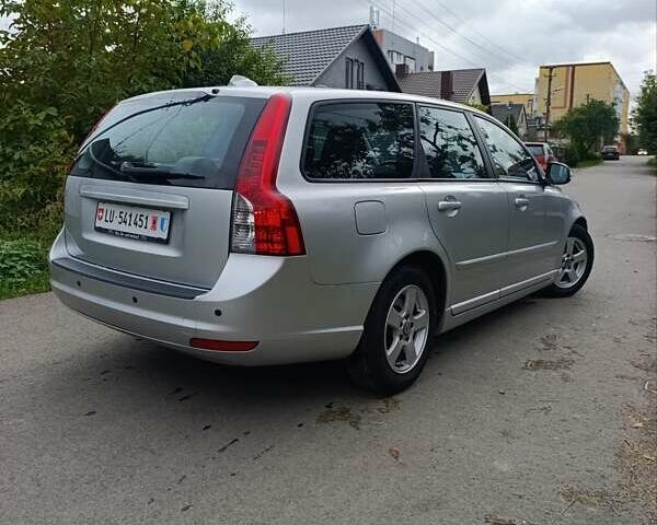 Сірий Вольво V50, об'ємом двигуна 1.6 л та пробігом 200 тис. км за 8200 $, фото 39 на Automoto.ua