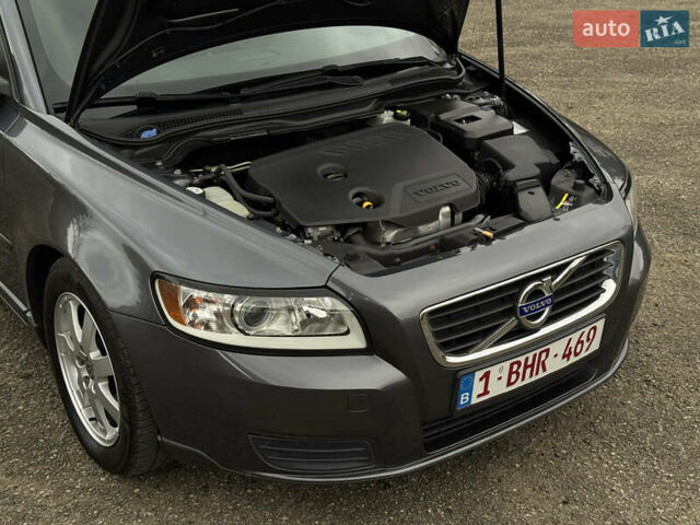 Серый Вольво В50, объемом двигателя 1.6 л и пробегом 240 тыс. км за 7999 $, фото 92 на Automoto.ua