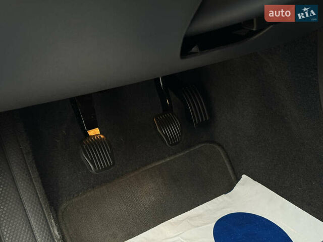 Серый Вольво В50, объемом двигателя 1.6 л и пробегом 240 тыс. км за 7999 $, фото 54 на Automoto.ua