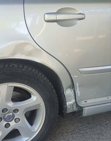 Серый Вольво В50, объемом двигателя 1.56 л и пробегом 282 тыс. км за 6500 $, фото 27 на Automoto.ua