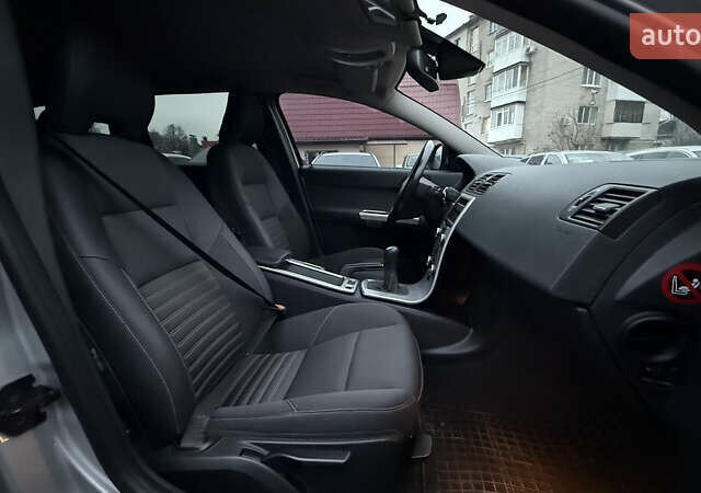 Сірий Вольво V50, об'ємом двигуна 1.56 л та пробігом 240 тис. км за 7900 $, фото 26 на Automoto.ua