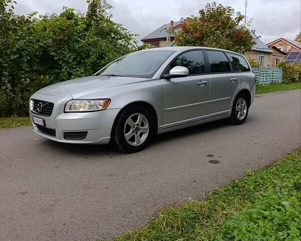 Серый Вольво В50, объемом двигателя 1.6 л и пробегом 200 тыс. км за 7800 $, фото 5 на Automoto.ua