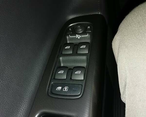 Серый Вольво В50, объемом двигателя 1.56 л и пробегом 224 тыс. км за 9699 $, фото 65 на Automoto.ua