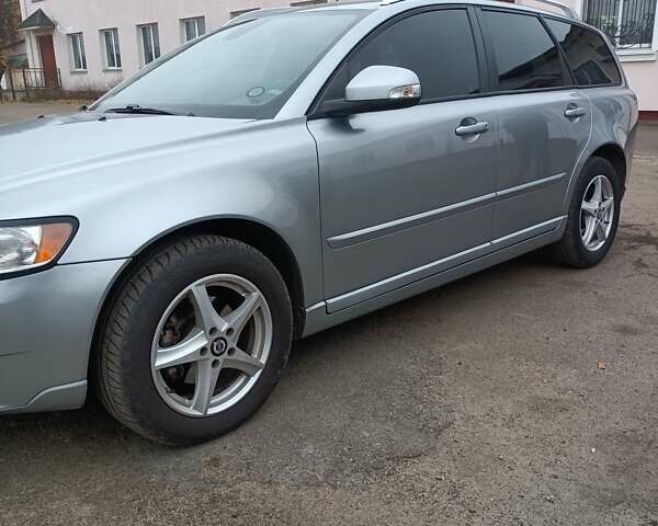 Серый Вольво В50, объемом двигателя 1.6 л и пробегом 222 тыс. км за 8700 $, фото 34 на Automoto.ua