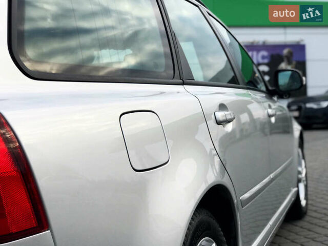 Серый Вольво В50, объемом двигателя 1.6 л и пробегом 160 тыс. км за 8799 $, фото 71 на Automoto.ua