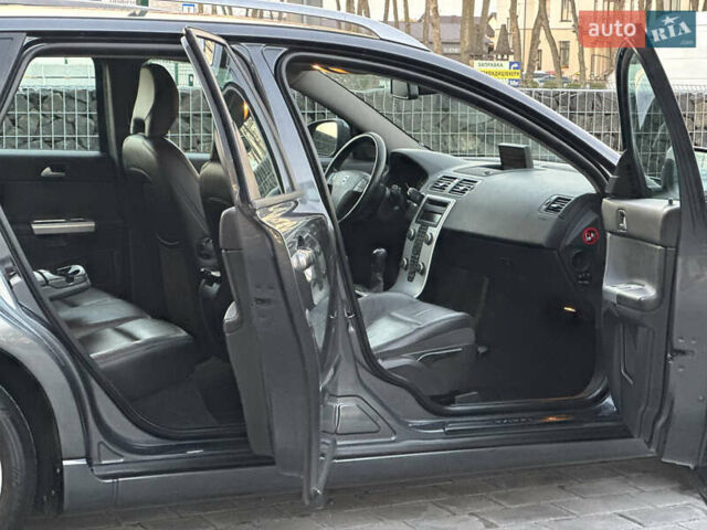 Серый Вольво В50, объемом двигателя 1.6 л и пробегом 218 тыс. км за 8500 $, фото 70 на Automoto.ua