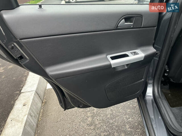Серый Вольво В50, объемом двигателя 2 л и пробегом 205 тыс. км за 9200 $, фото 66 на Automoto.ua