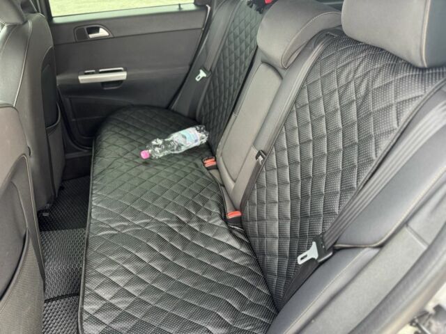 Серый Вольво В50, объемом двигателя 1.6 л и пробегом 243 тыс. км за 8900 $, фото 8 на Automoto.ua