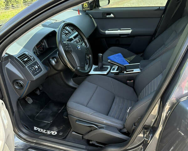 Сірий Вольво V50, об'ємом двигуна 1.56 л та пробігом 270 тис. км за 9300 $, фото 14 на Automoto.ua