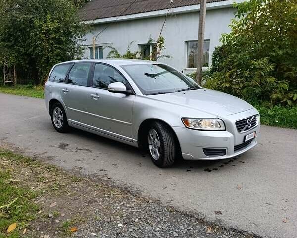 Серый Вольво В50, объемом двигателя 1.6 л и пробегом 200 тыс. км за 7800 $, фото 16 на Automoto.ua