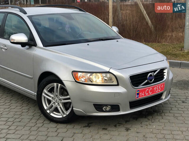 Серый Вольво В50, объемом двигателя 1.6 л и пробегом 160 тыс. км за 8799 $, фото 45 на Automoto.ua