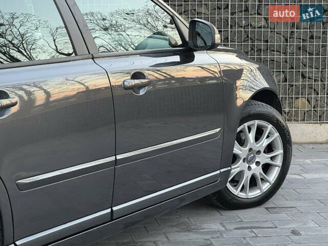 Серый Вольво В50, объемом двигателя 1.6 л и пробегом 218 тыс. км за 8500 $, фото 68 на Automoto.ua