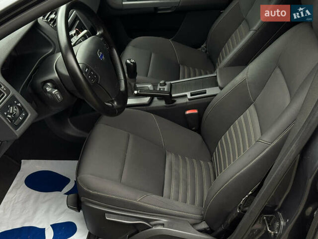 Серый Вольво В50, объемом двигателя 1.6 л и пробегом 240 тыс. км за 7999 $, фото 48 на Automoto.ua