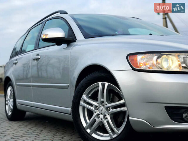Серый Вольво В50, объемом двигателя 1.6 л и пробегом 160 тыс. км за 8799 $, фото 53 на Automoto.ua