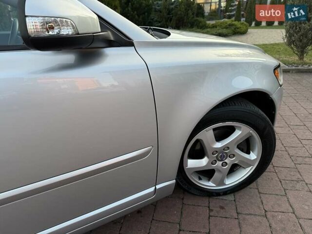 Серый Вольво В50, объемом двигателя 1.6 л и пробегом 229 тыс. км за 7950 $, фото 49 на Automoto.ua