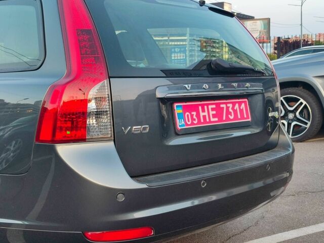 Серый Вольво В50, объемом двигателя 1.6 л и пробегом 260 тыс. км за 8700 $, фото 9 на Automoto.ua