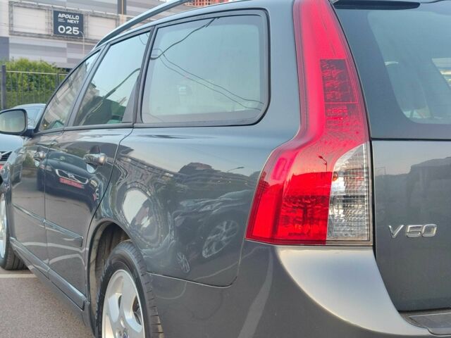 Серый Вольво В50, объемом двигателя 1.6 л и пробегом 260 тыс. км за 8700 $, фото 12 на Automoto.ua