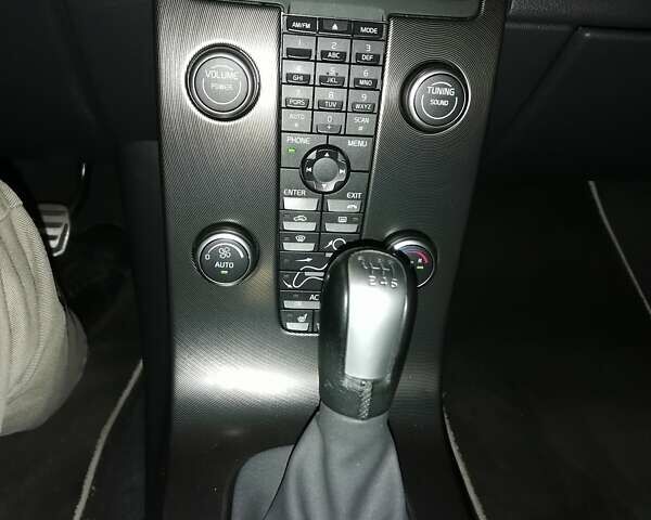 Серый Вольво В50, объемом двигателя 1.56 л и пробегом 224 тыс. км за 9699 $, фото 64 на Automoto.ua