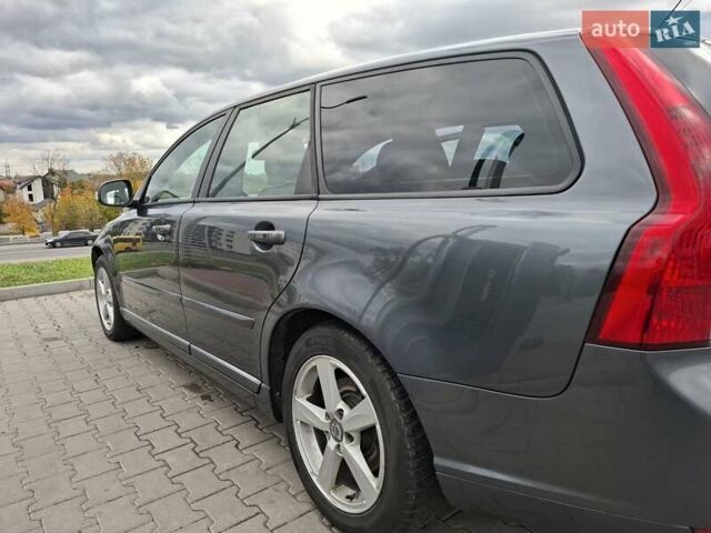 Сірий Вольво V50, об'ємом двигуна 1.56 л та пробігом 277 тис. км за 8699 $, фото 8 на Automoto.ua