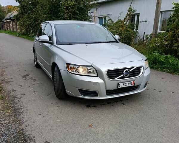 Сірий Вольво V50, об'ємом двигуна 1.6 л та пробігом 200 тис. км за 8200 $, фото 30 на Automoto.ua