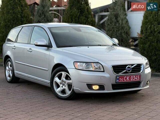 Серый Вольво В50, объемом двигателя 1.6 л и пробегом 229 тыс. км за 7950 $, фото 7 на Automoto.ua