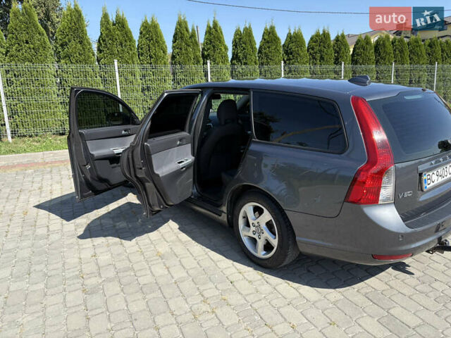Сірий Вольво V50, об'ємом двигуна 1.56 л та пробігом 270 тис. км за 9300 $, фото 16 на Automoto.ua