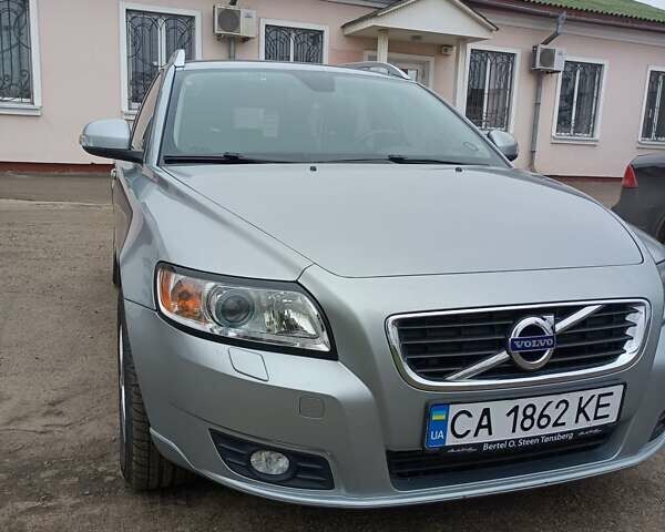 Серый Вольво В50, объемом двигателя 1.6 л и пробегом 222 тыс. км за 8700 $, фото 15 на Automoto.ua