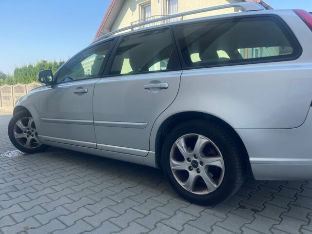 Сірий Вольво V50, об'ємом двигуна 1.6 л та пробігом 230 тис. км за 4000 $, фото 6 на Automoto.ua