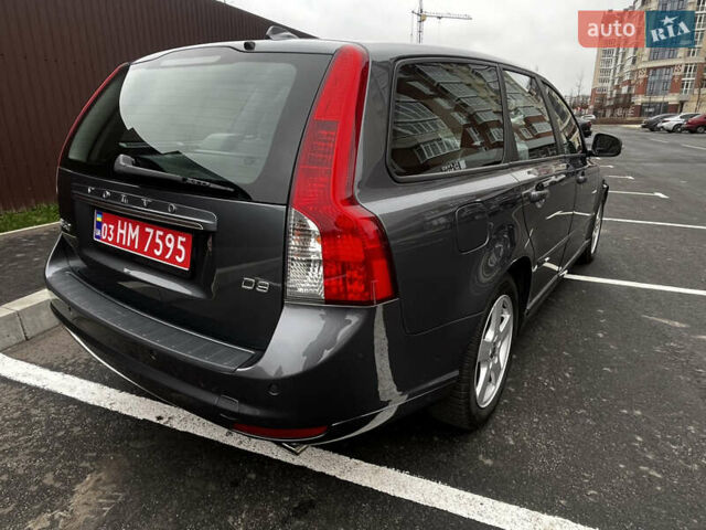 Серый Вольво В50, объемом двигателя 2 л и пробегом 205 тыс. км за 9200 $, фото 14 на Automoto.ua